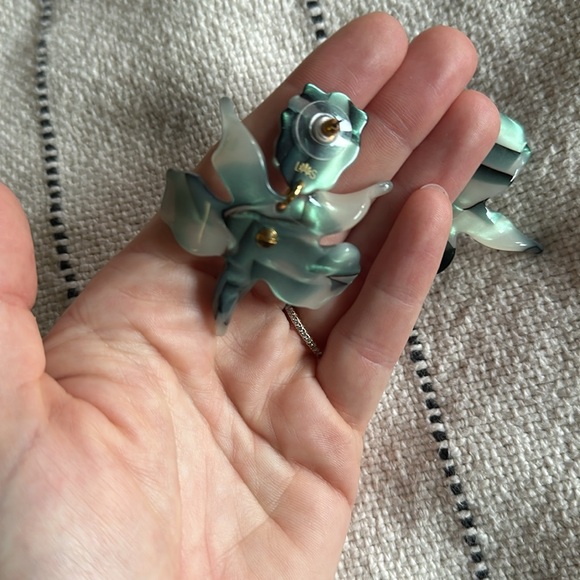 Lele Sadoughi Small Crystal Lily Earrings in Green Mother of Pearl - Picture 4 of 4